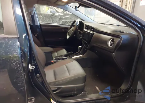 2017 Toyota Corolla Le z USA, uszkodzony, nr VIN 2T1BURHE5HC877246